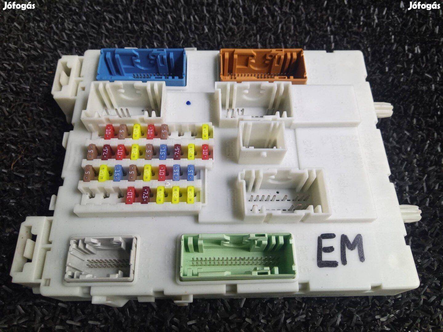 BV6N-14A073-EM Ford focus MK3 biztosítéktábla