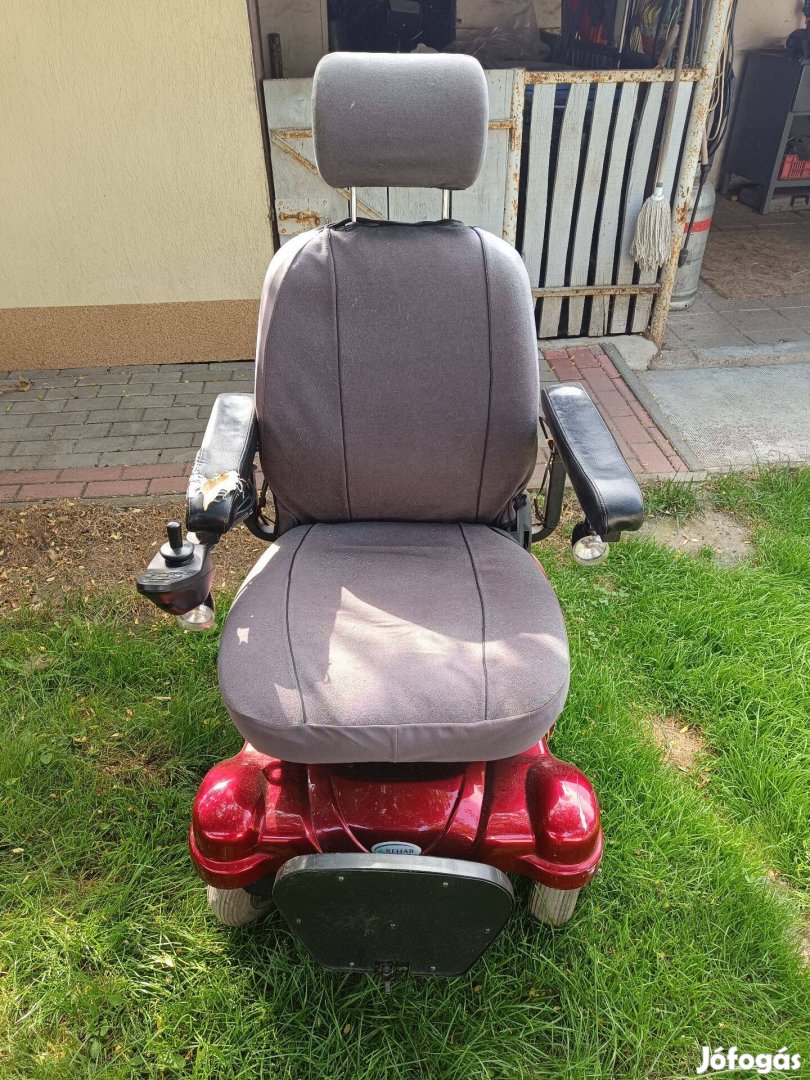 B-4220/X elektromos kerekesszék