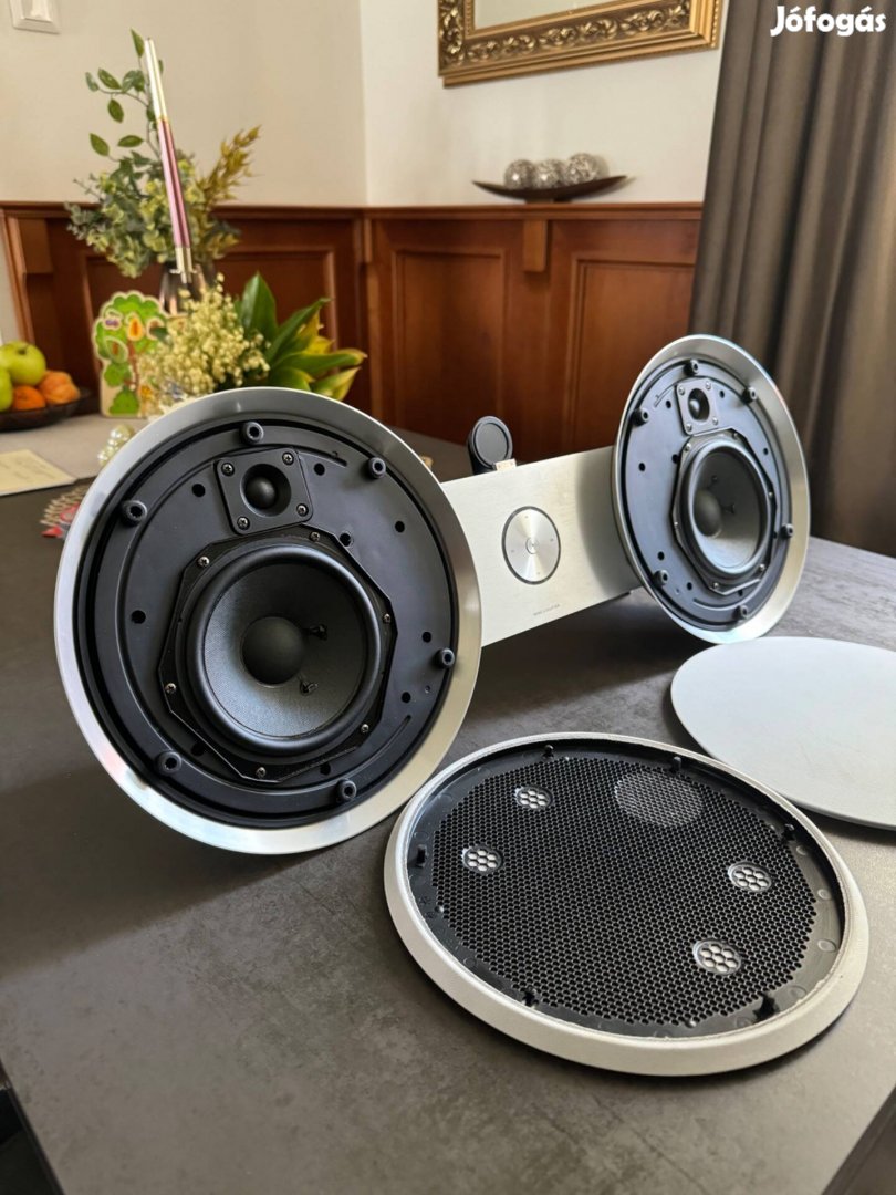 B&O Bang & Olufsen Beosound 8 aktív sztereó hangszóró