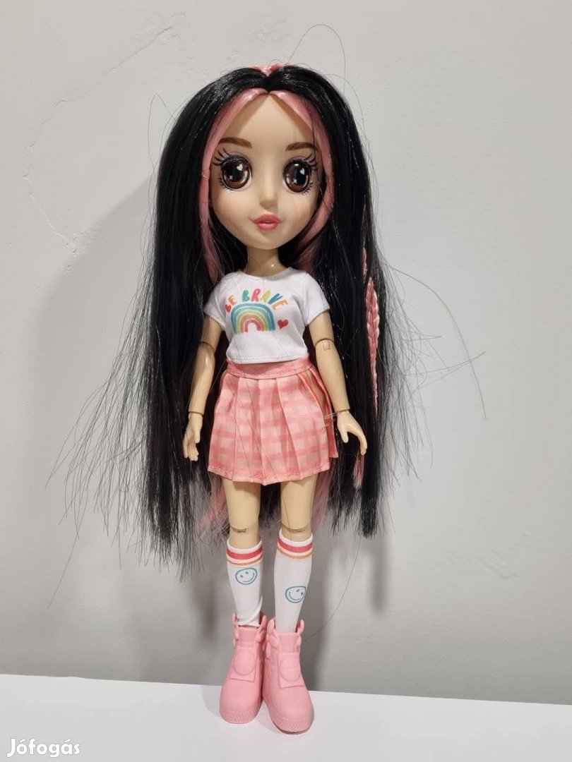 B-kind Nora doll játékbaba