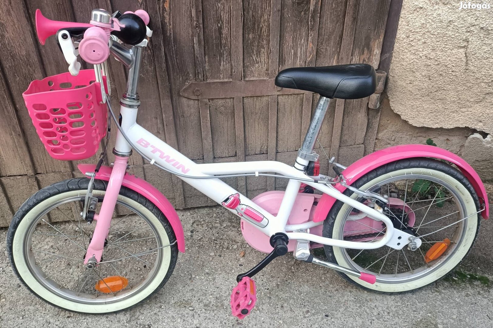 B-twin lány bicikli, 15", teljesen felszerelt, alig használt