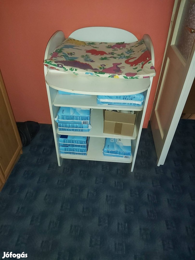 Babaágy öltöztetővel eladó