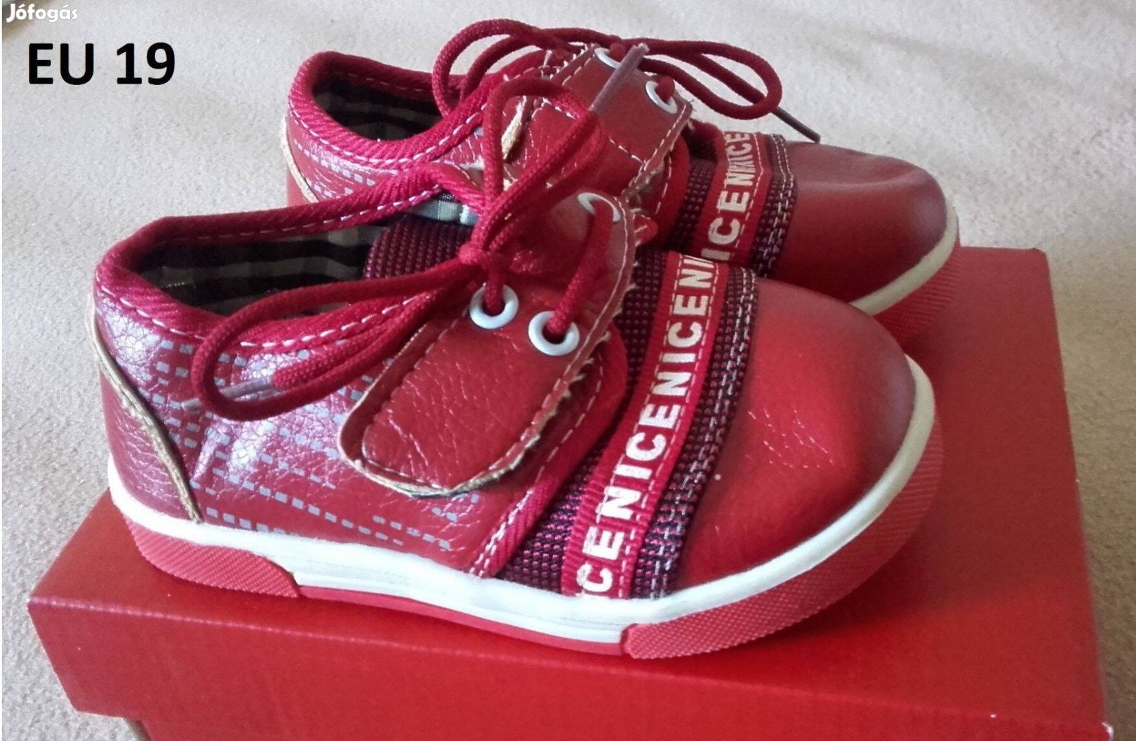 Babacipő, EU 19 tépőzáras