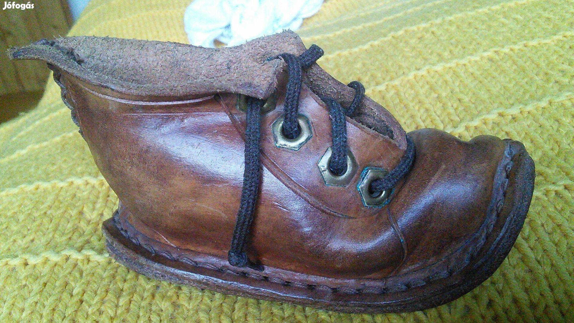 Babacipő cipő formájú dísz bőr kiscipő cipellő cipőcske