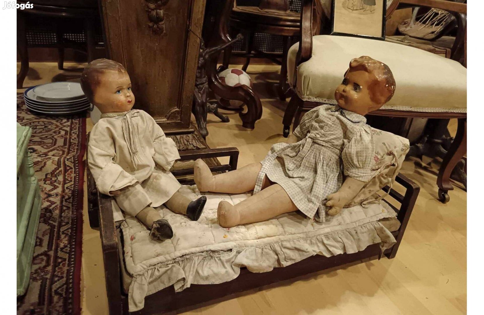 Babák, papírmasé fejű 1930-as évekből származó játékok, textil test