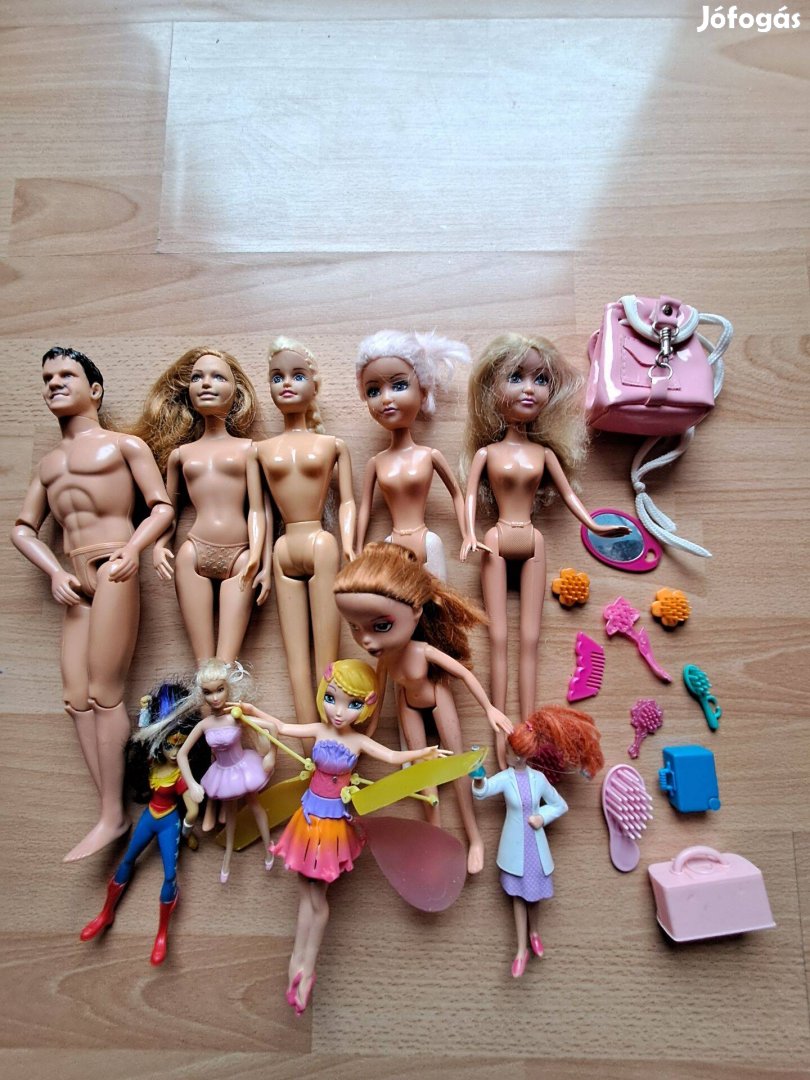 Babák és 5db Barbie kiegészítőkkel - játékcsomag egyben