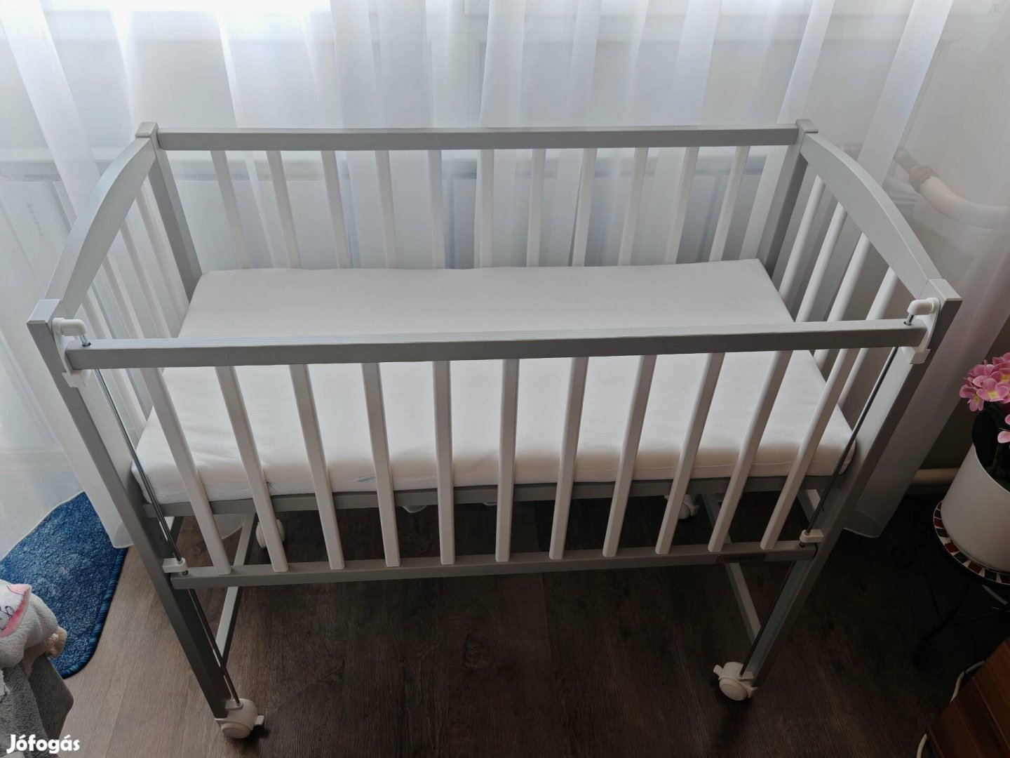 Babaöböl 90x40 szülői ágy mellé húzható kiságy 