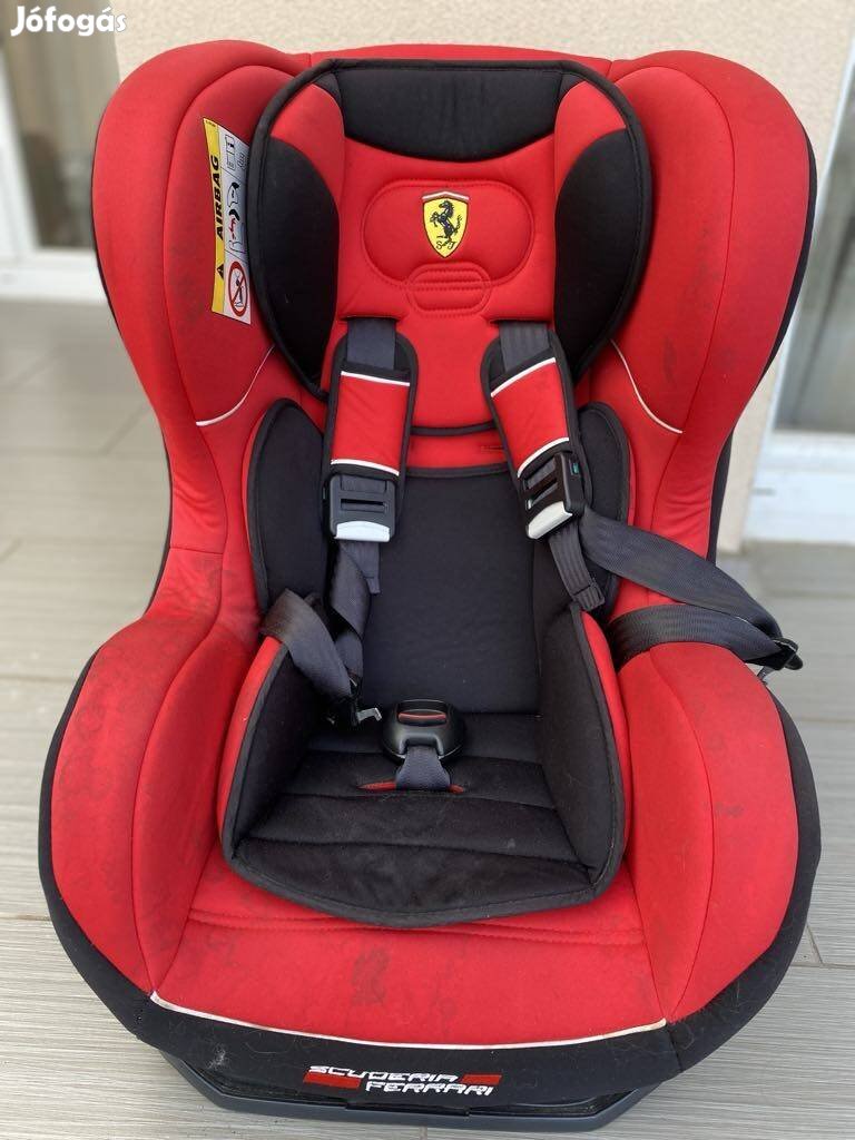 Babaülés újszerű Ferrari