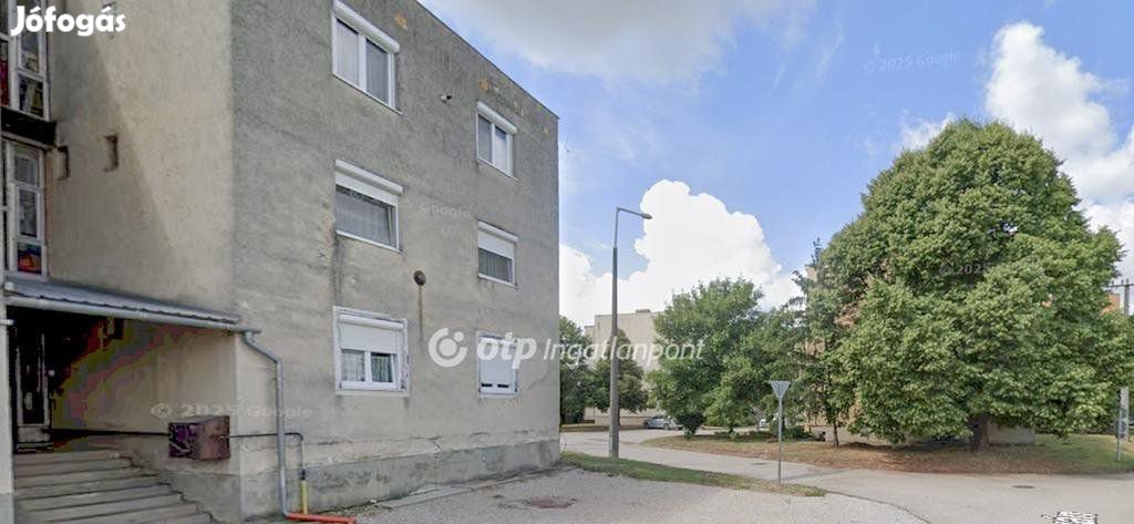 Bábolnai 78 nm-es lakás eladó