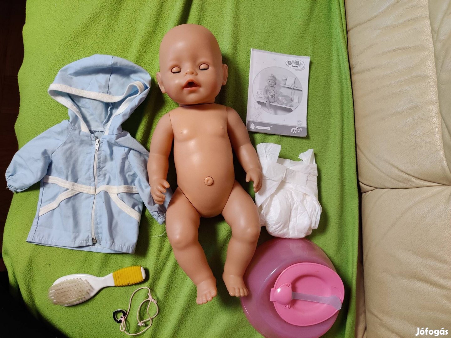 Baby Born interaktív lány baba rengeteg kiegészítővel és ruhával!