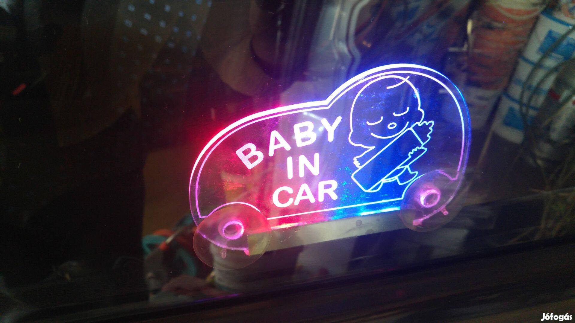 Baby in Car LED ledes világitó tábla tapadó korongos Baba az autóban