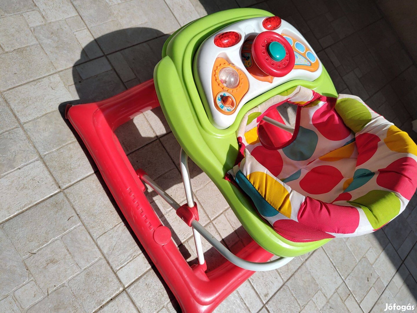 Babykomp járni tanuló babáknak