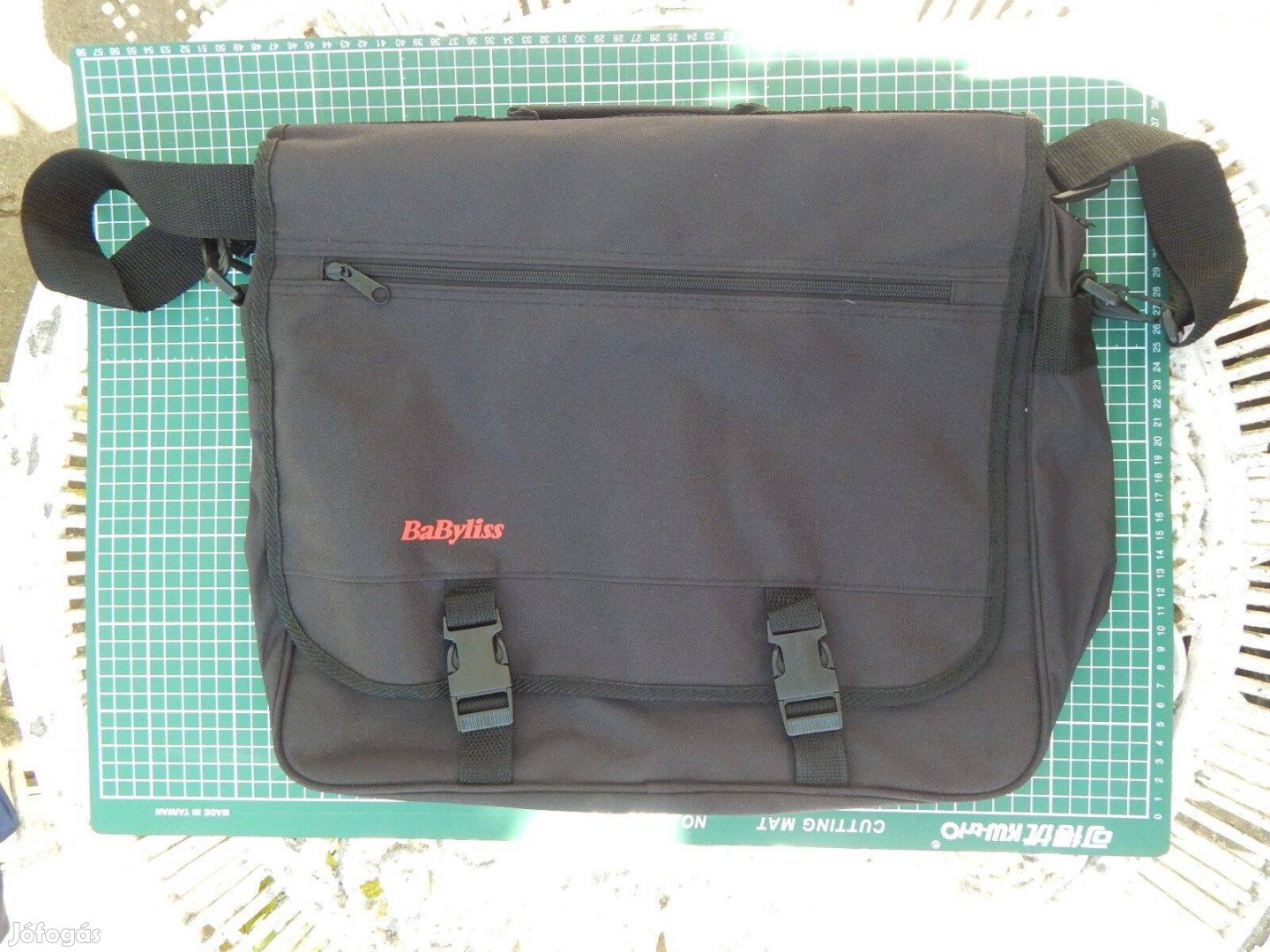 Babyliss oldaltáska laptop táska