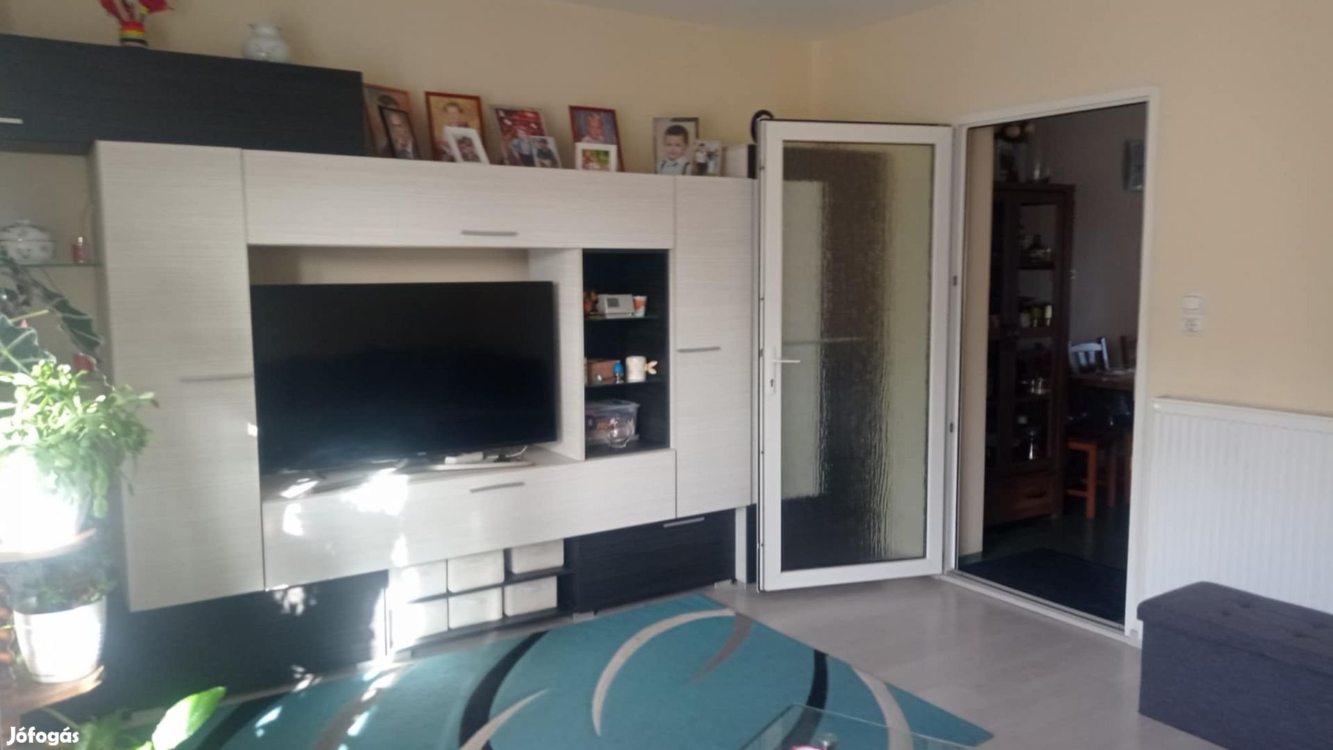 Baja alvégi városrészen 3 szobás erkélyes lakás dupla