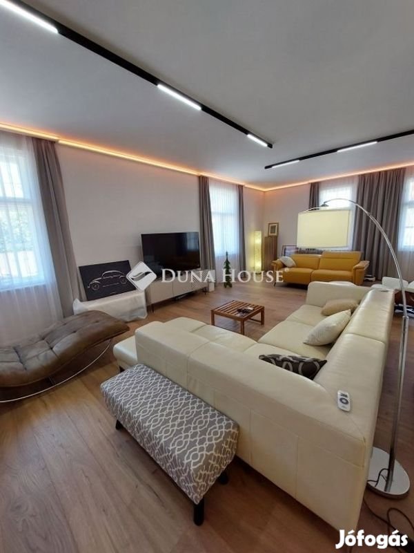 Bajai 121 nm-es lakás eladó