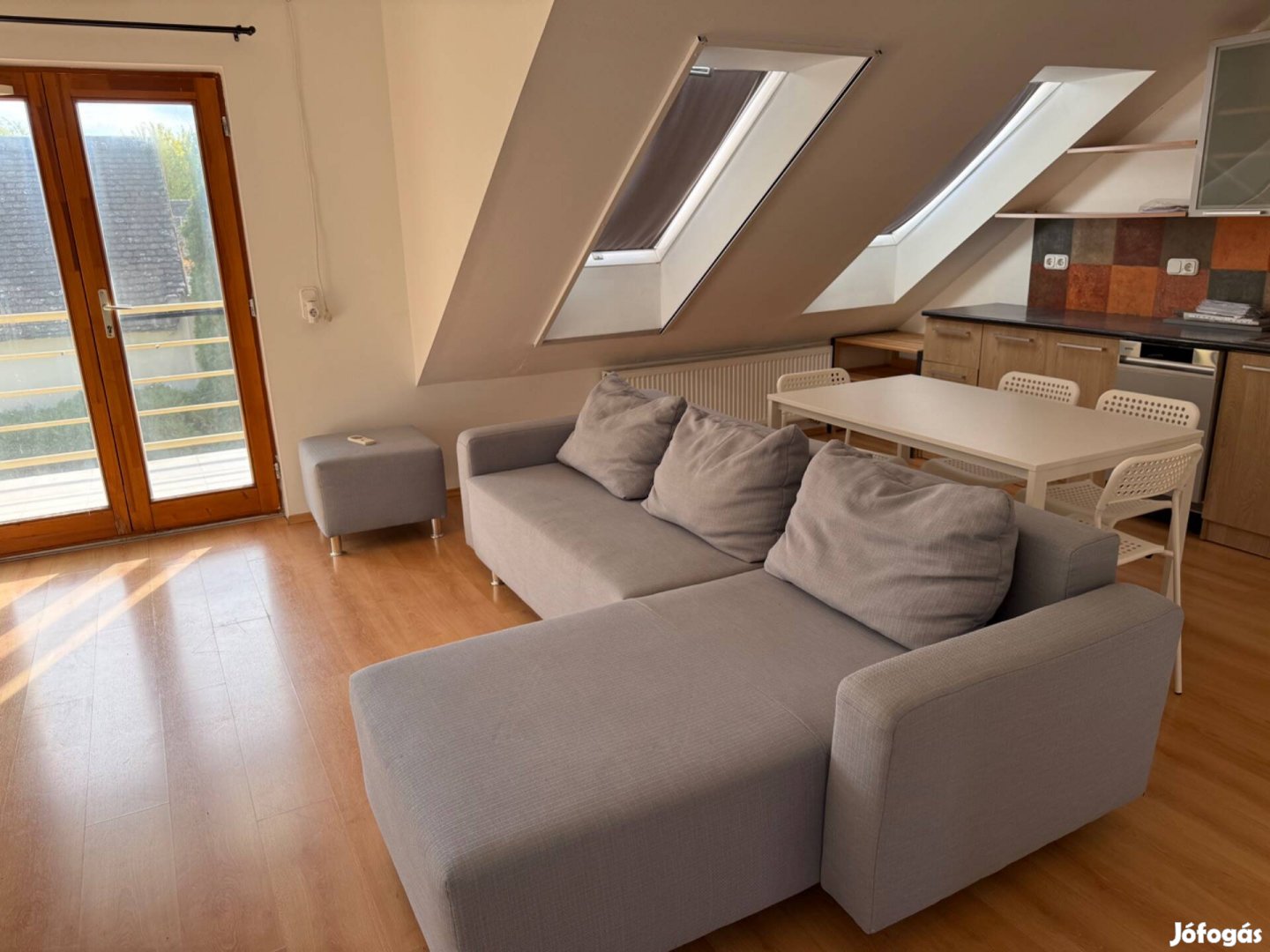 Baján, alvégen, 56nm-es lakás, teremgarázsban parkolóval,