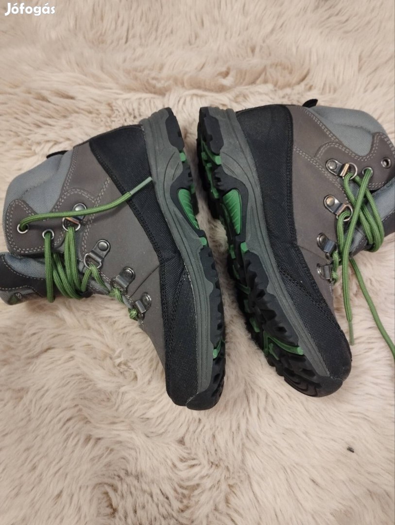 Bakancs 35- ös