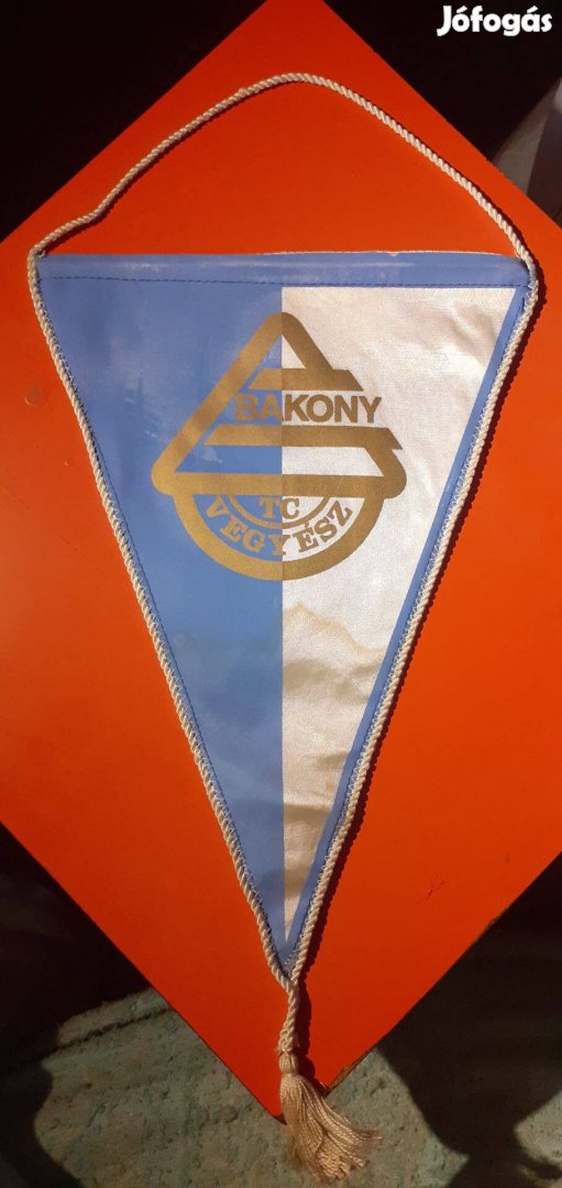 Bakony Vegyész TC zászló