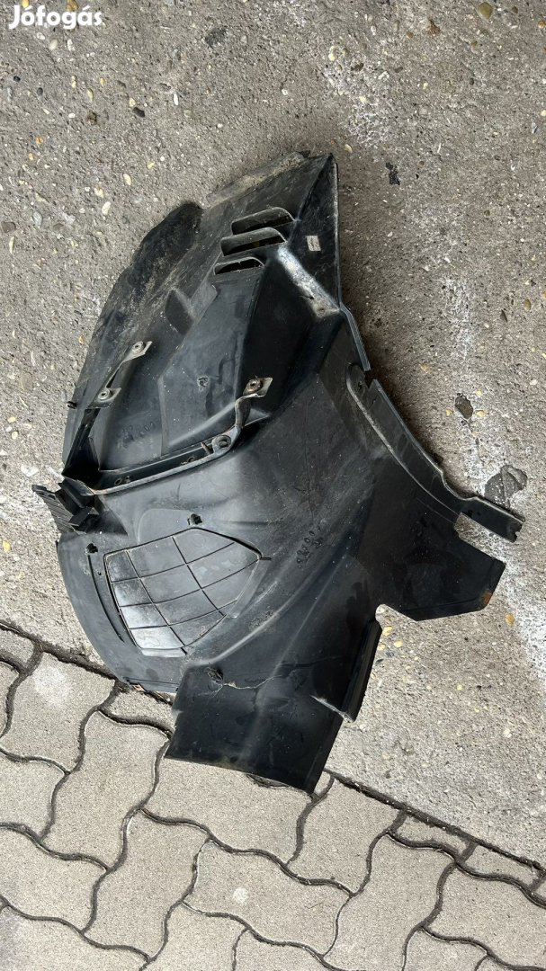 Bal első dobbetét A4146900030 eladó