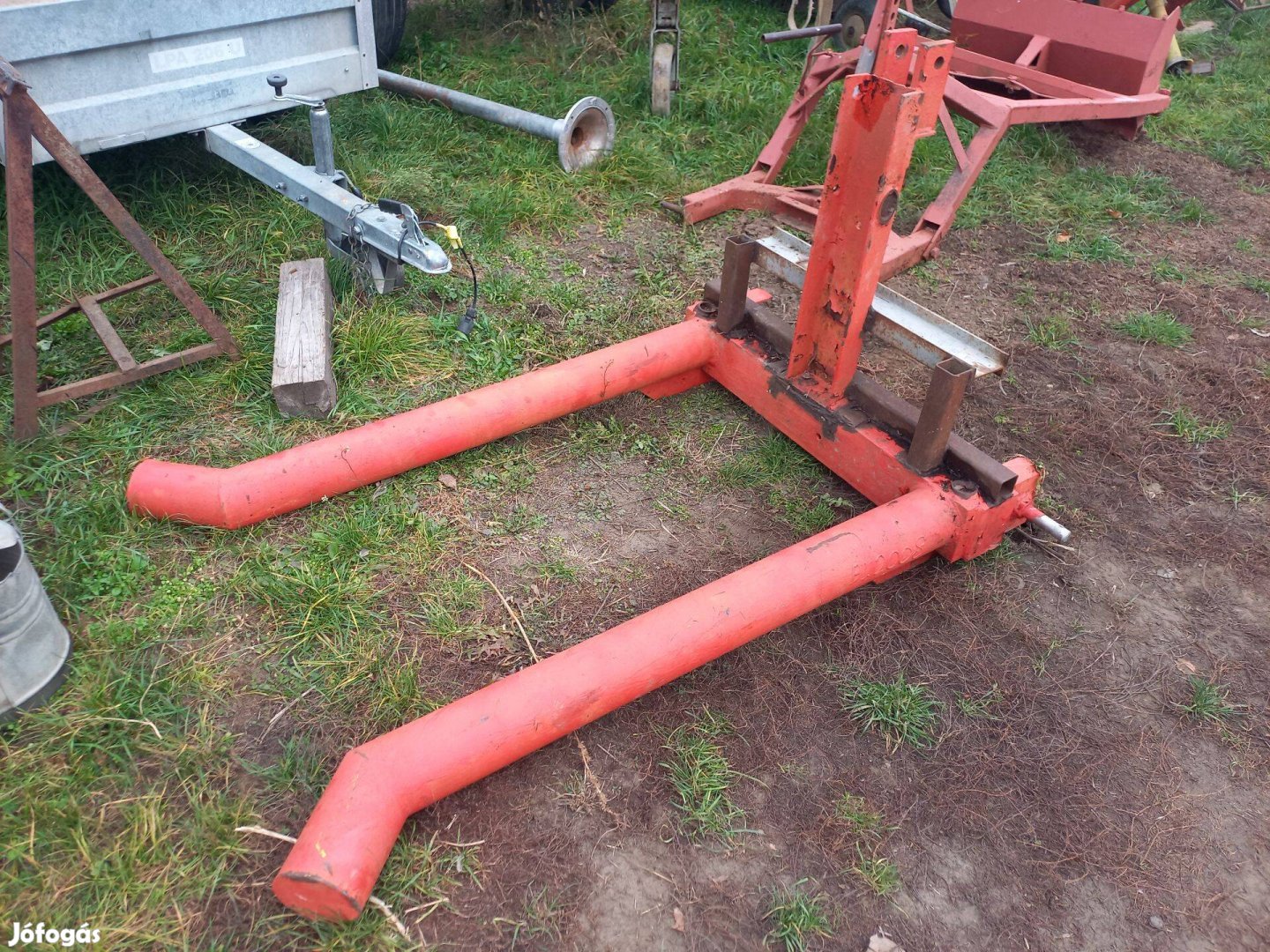 Bála szállító / bálaszállító