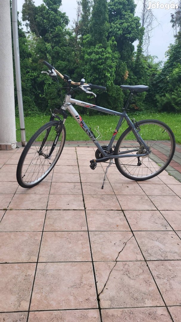 Balance 28" cross tracking férfi kerékpár 
