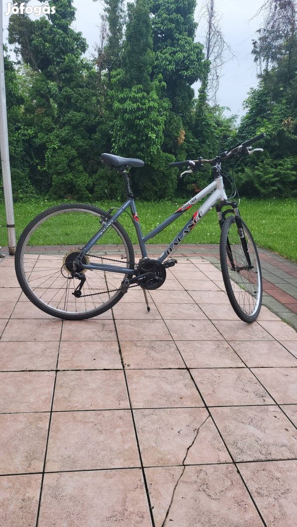 Balance 28" női cross tracking kerékpár 