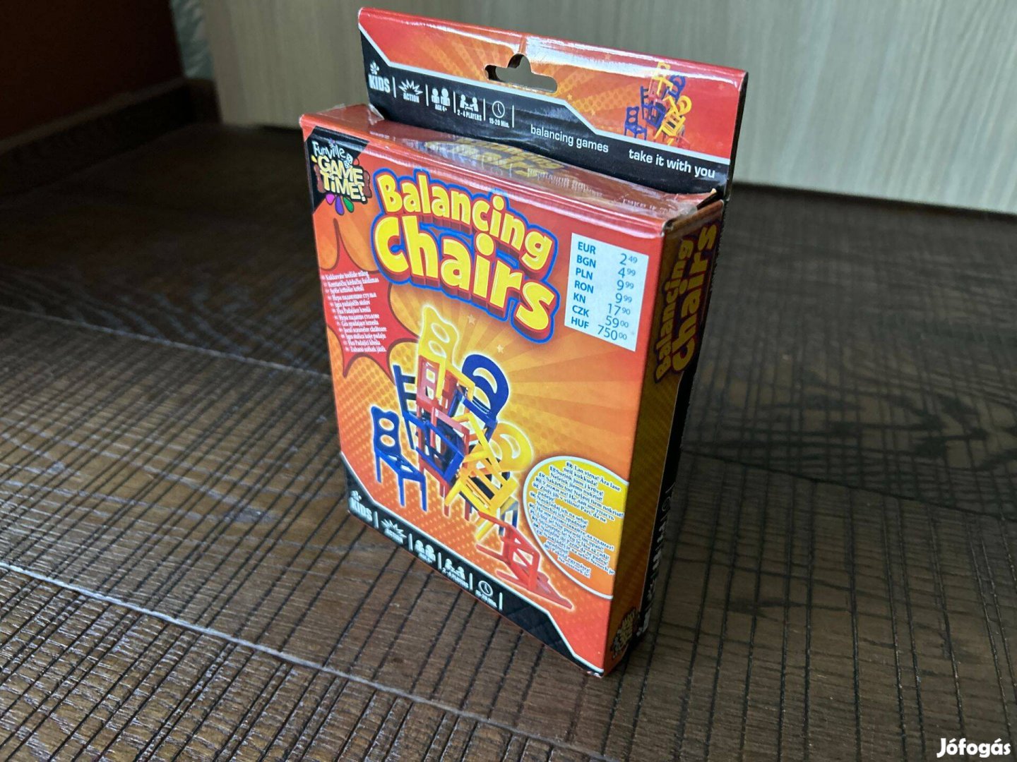 Balancing chairs játék