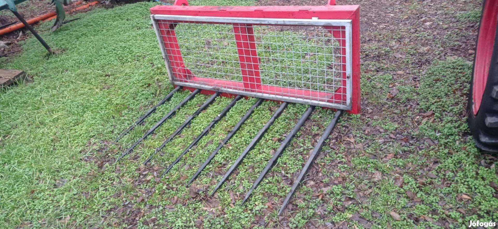 Bálarakó,trágyavilla, manituhoz volt használva, homlokrakodóra