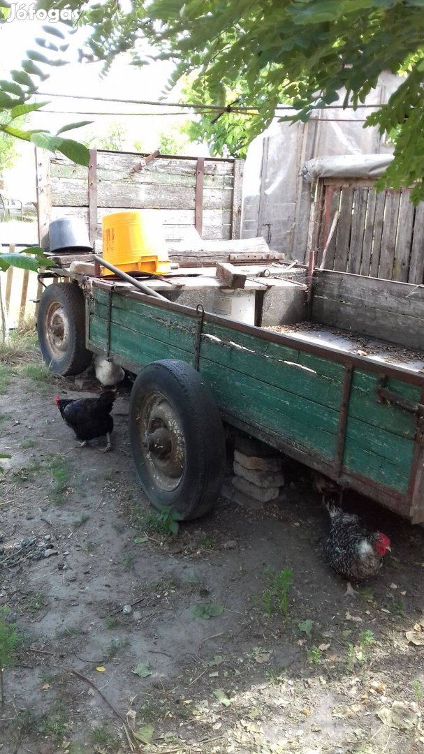 Bálaszállító lovas kocsi eladó!
