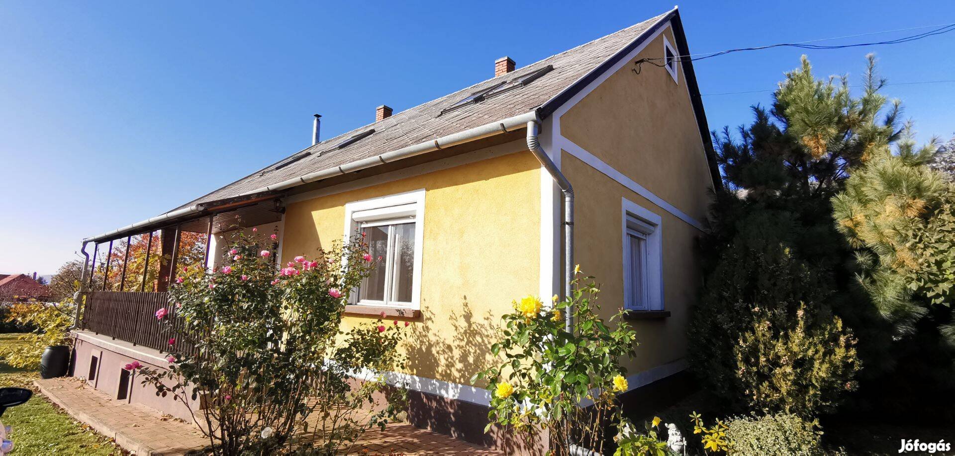 Balaton északi part, Káptalantóti, családi ház eladó!