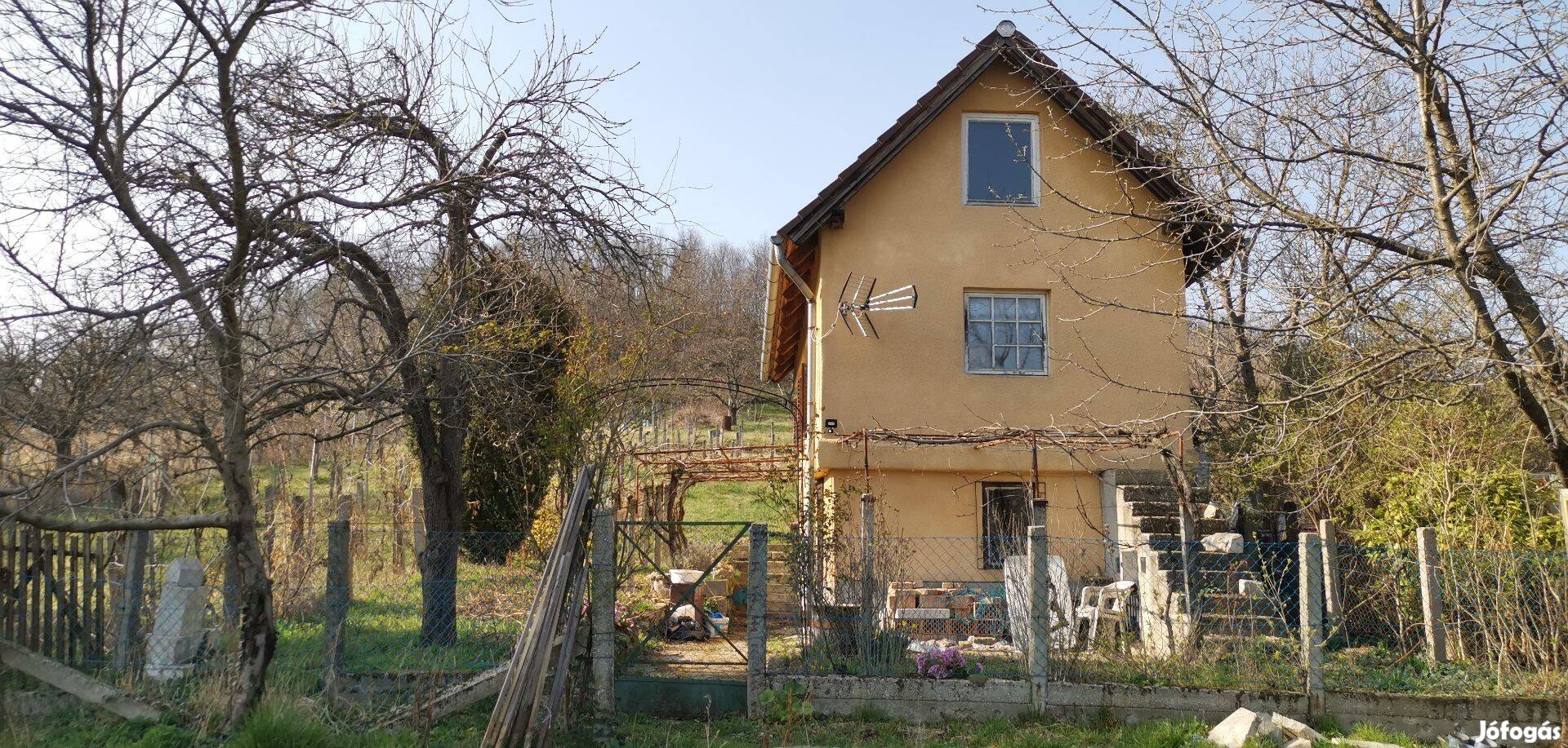 Balaton északi part, Véndek-hegy, panorámás nyaraló telekkel eladó!