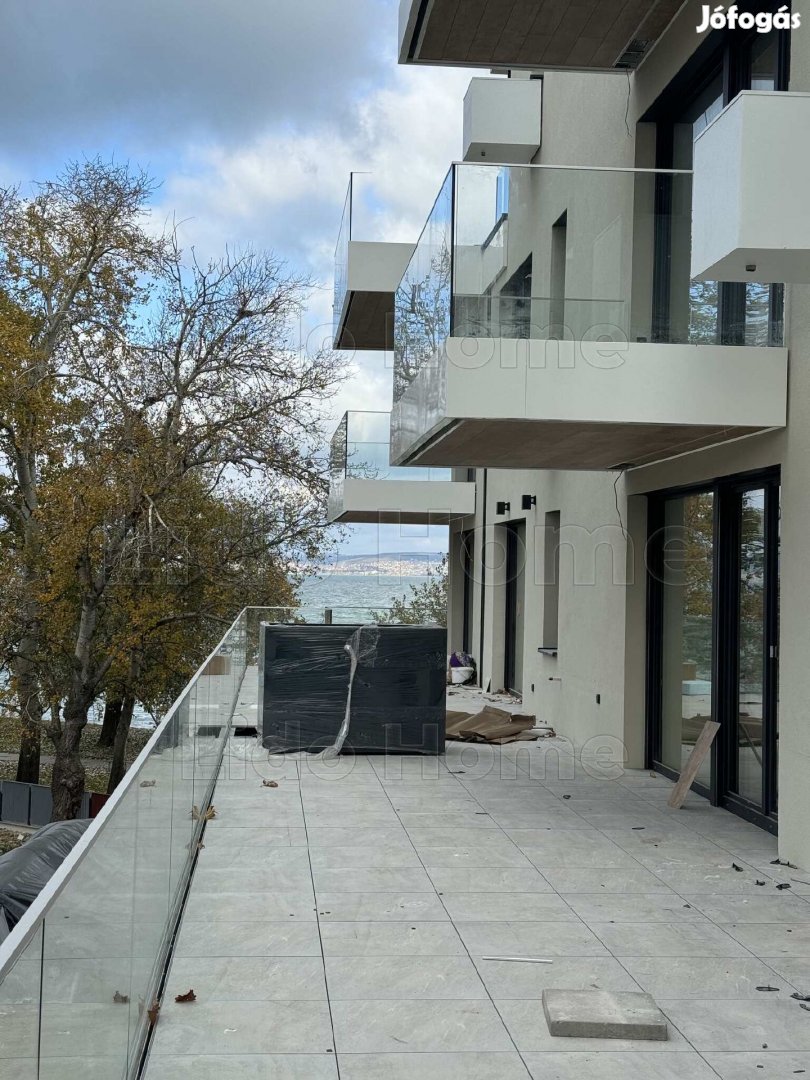 Balaton parti Penthouse lakás Siófok-Ezüstpart