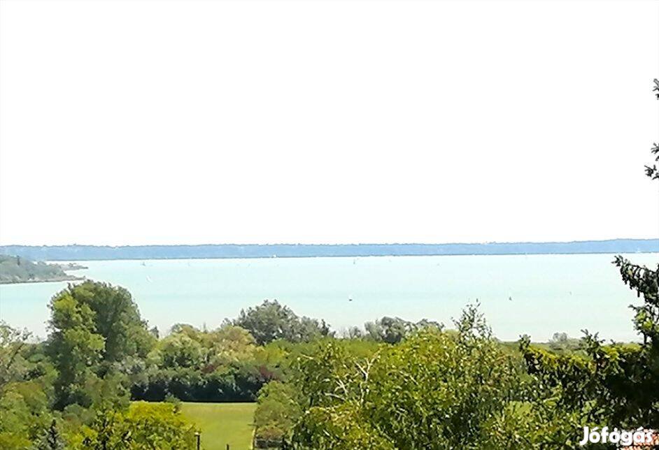 Balatonalmádi - Panorámás külterületi telek!!!