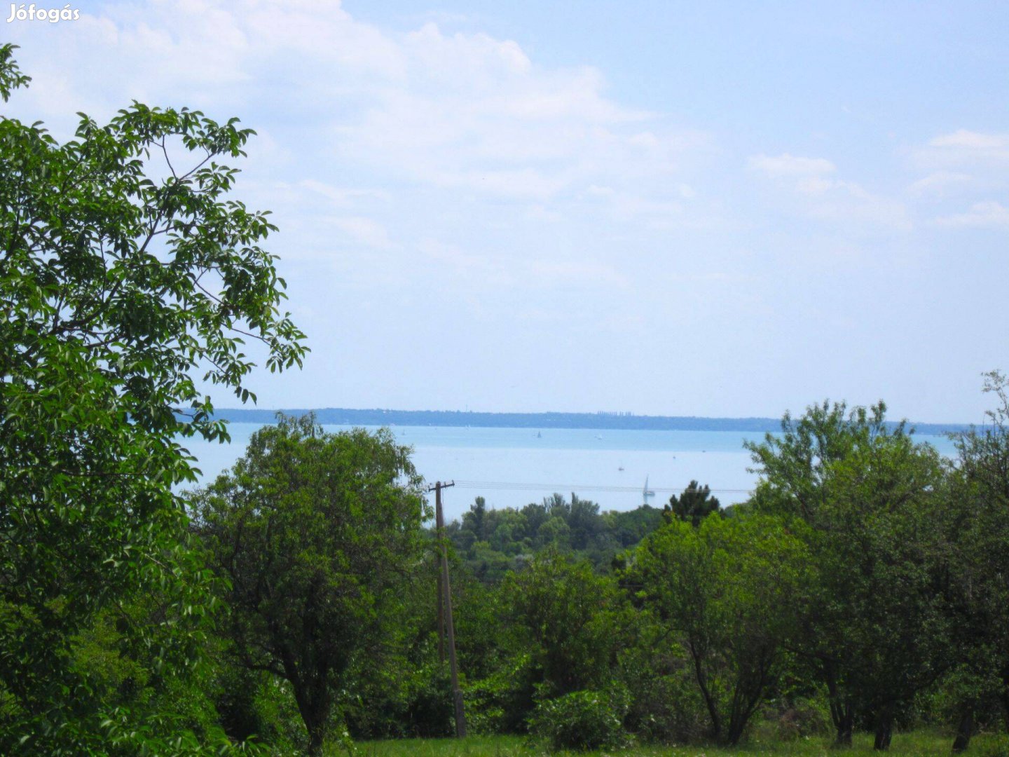 Balatonalmádi - Panorámás nyaraló az Öreg hegyen!!!