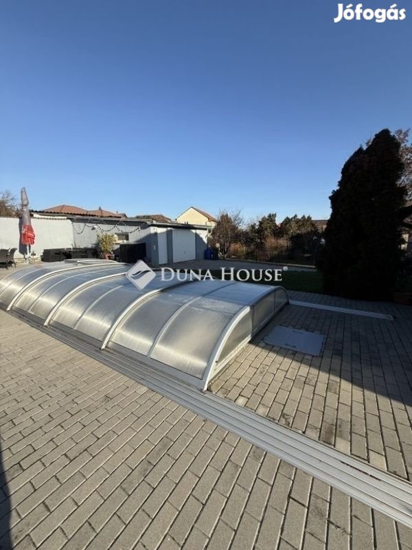 Balatonalmádii 120 nm-es ház eladó