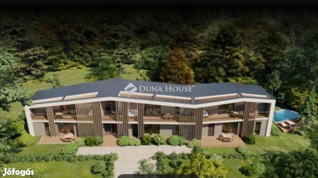 Balatonalmádii 51 nm-es lakás eladó