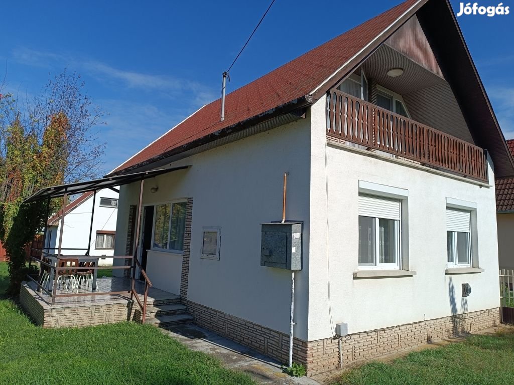 Balatonberényi 80 nm-es ház eladó