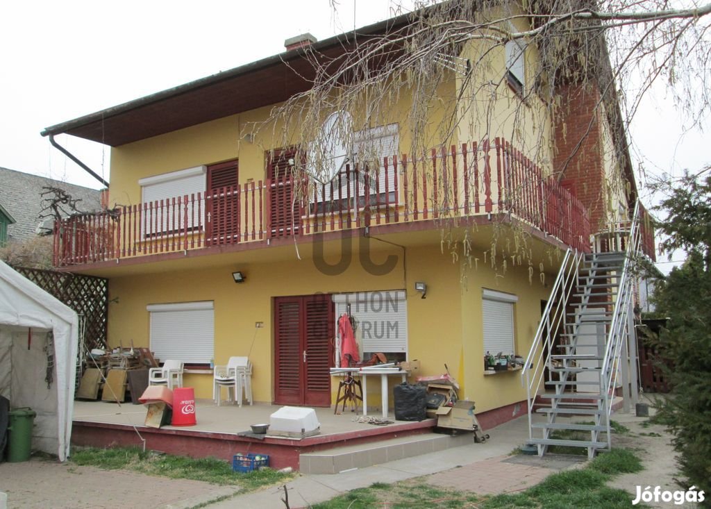 Balatonboglári eladó tégla családi ház