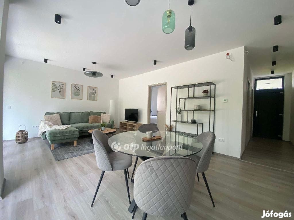 Balatonfenyvesi 72 nm-es lakás eladó