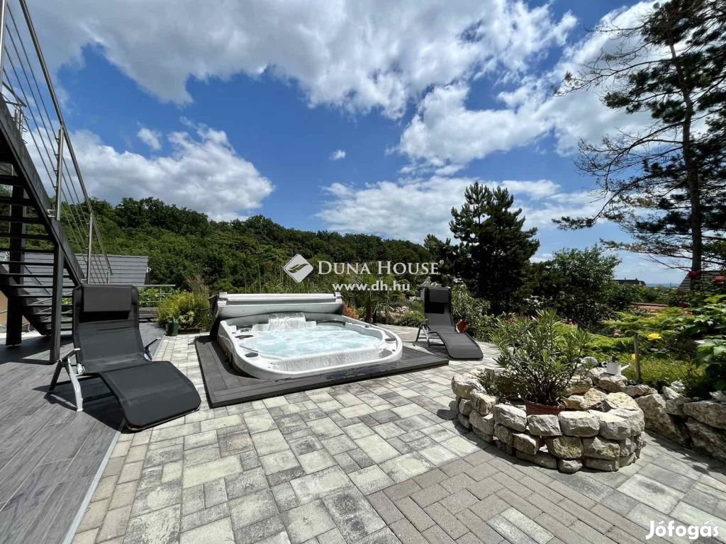 Balatonfüredi eladó 228 nm-es ház