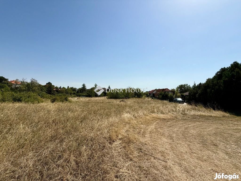 Balatonfüredi eladó 8829 nm-es telek