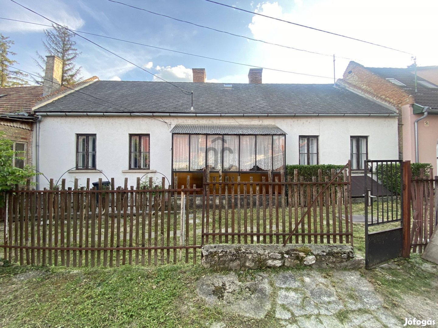 Balatonfüredi eladó kő családi ház