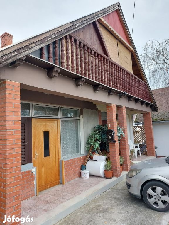 Balatonfűzfő, TOBRUK, 83 m2-es, családi ház, 3 szobás, jó állapotú