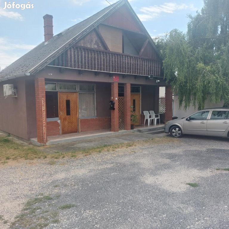 Balatonfűzfő, TOBRUK, 83 m2-es, családi ház, 3 szobás, jó állapotú