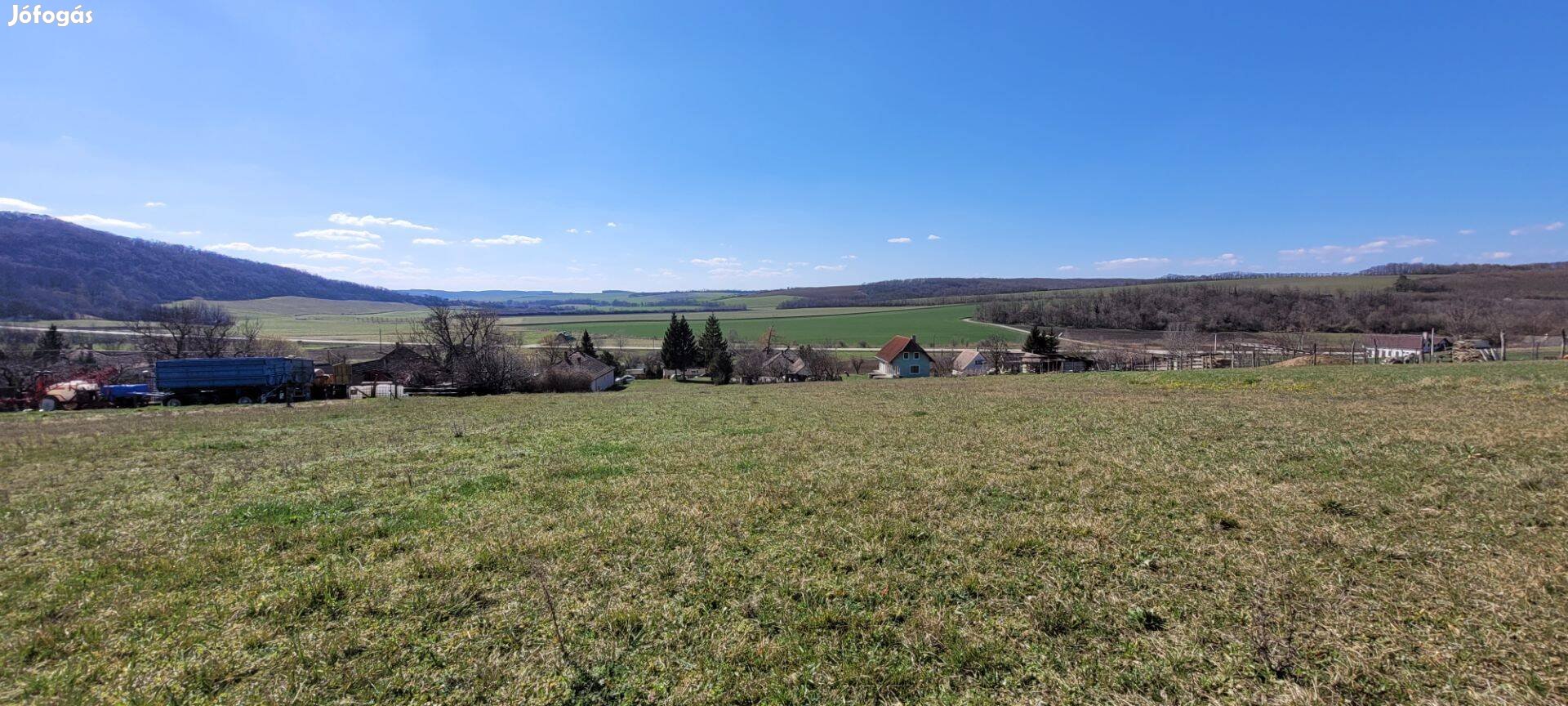 Balatonhoz közeli faluban építési telek eladó falusi Csok van