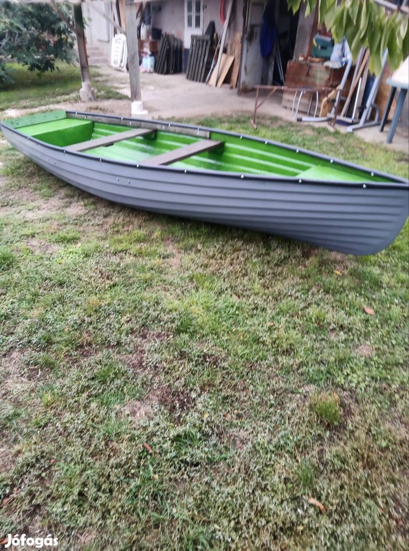 Balatoni kétpárevezős műanyag csónak