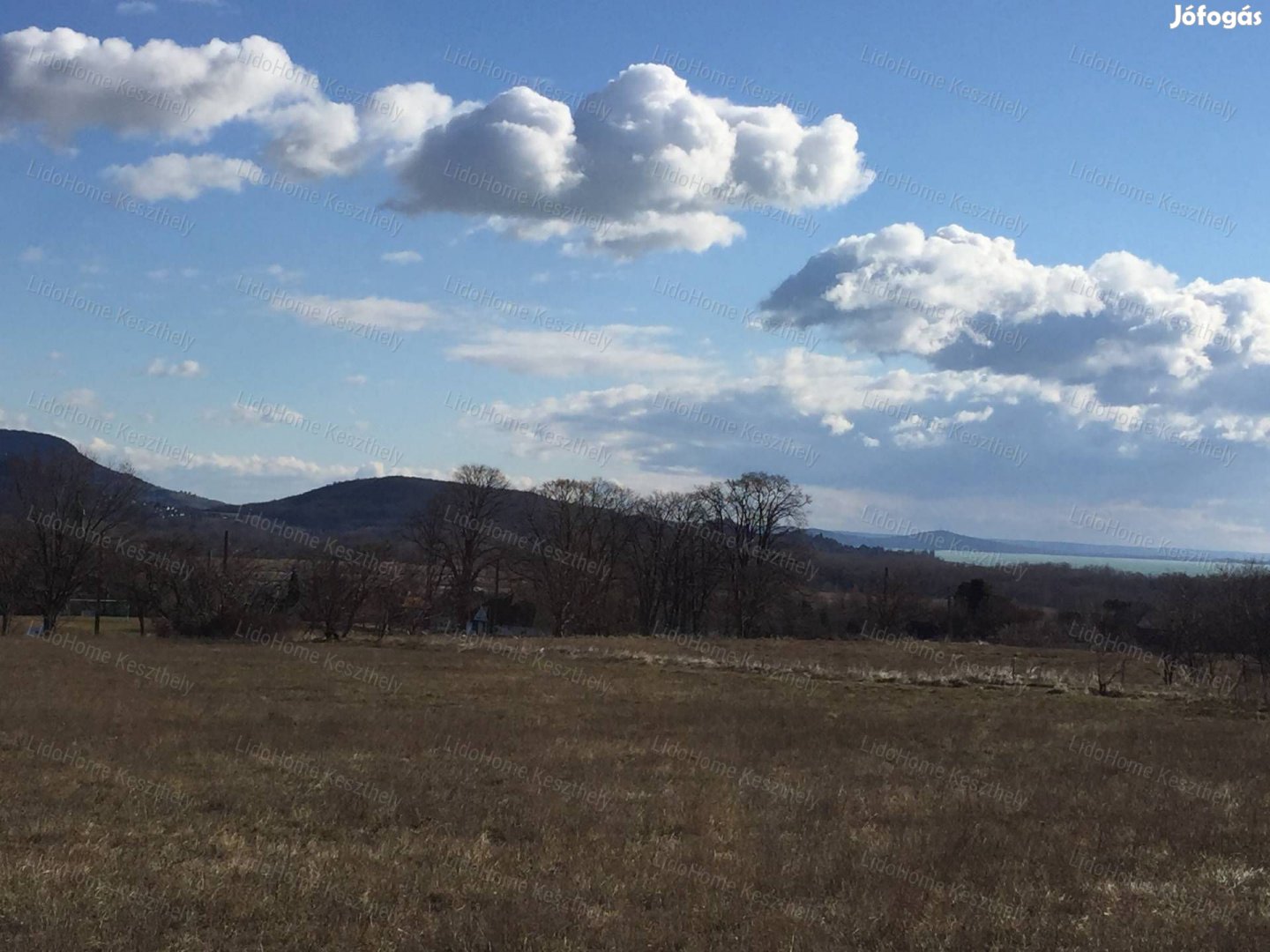 Balatoni részpanorámás telek eladó Balatonedericsen