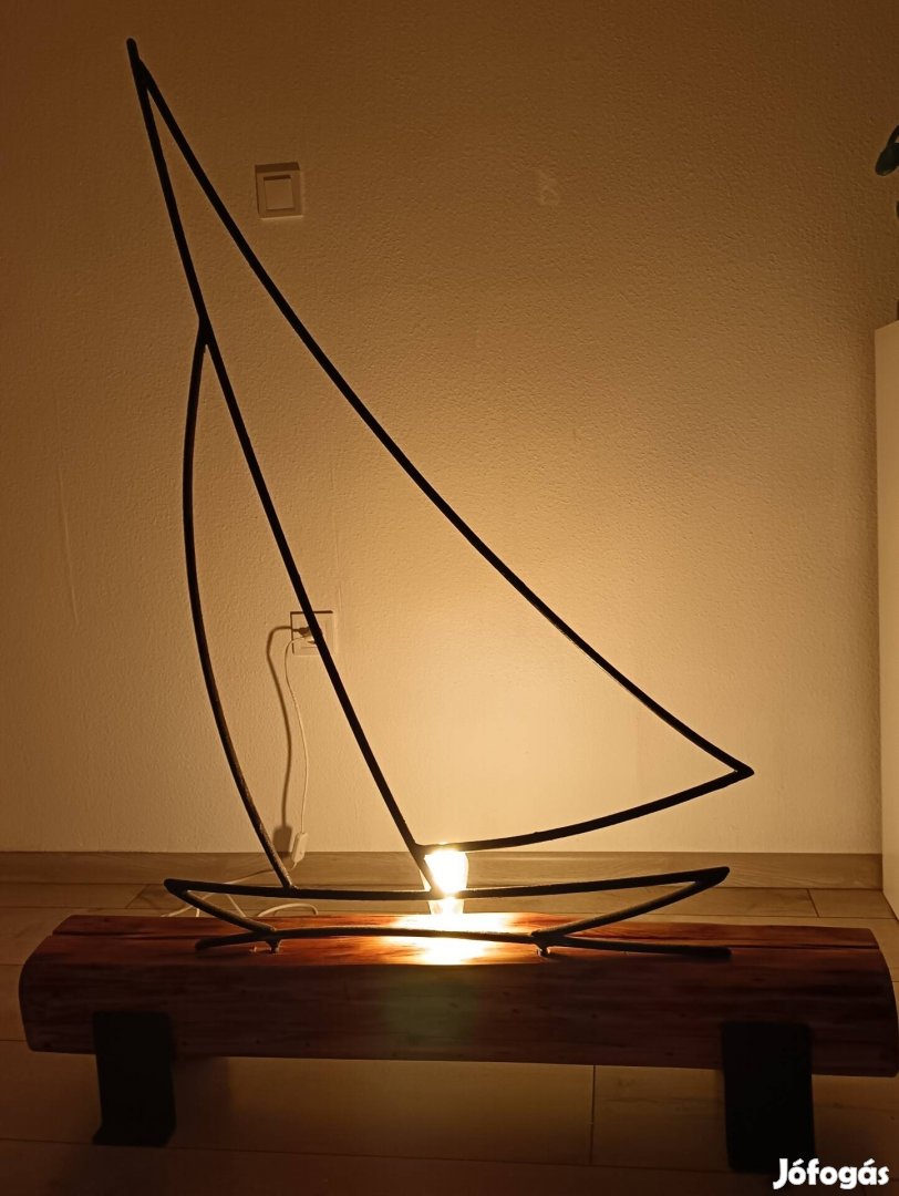 Balatoni vitorlás sziluett