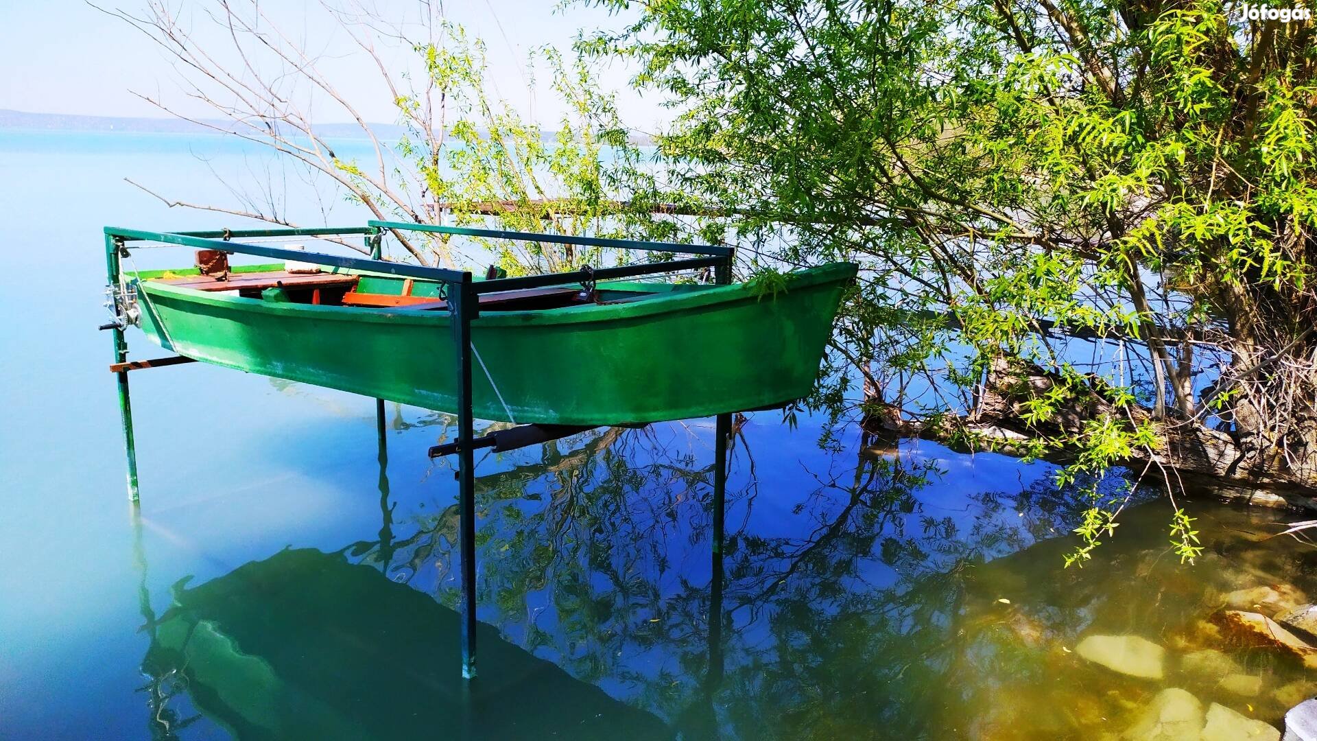 Balatonkenesén csónak eladó