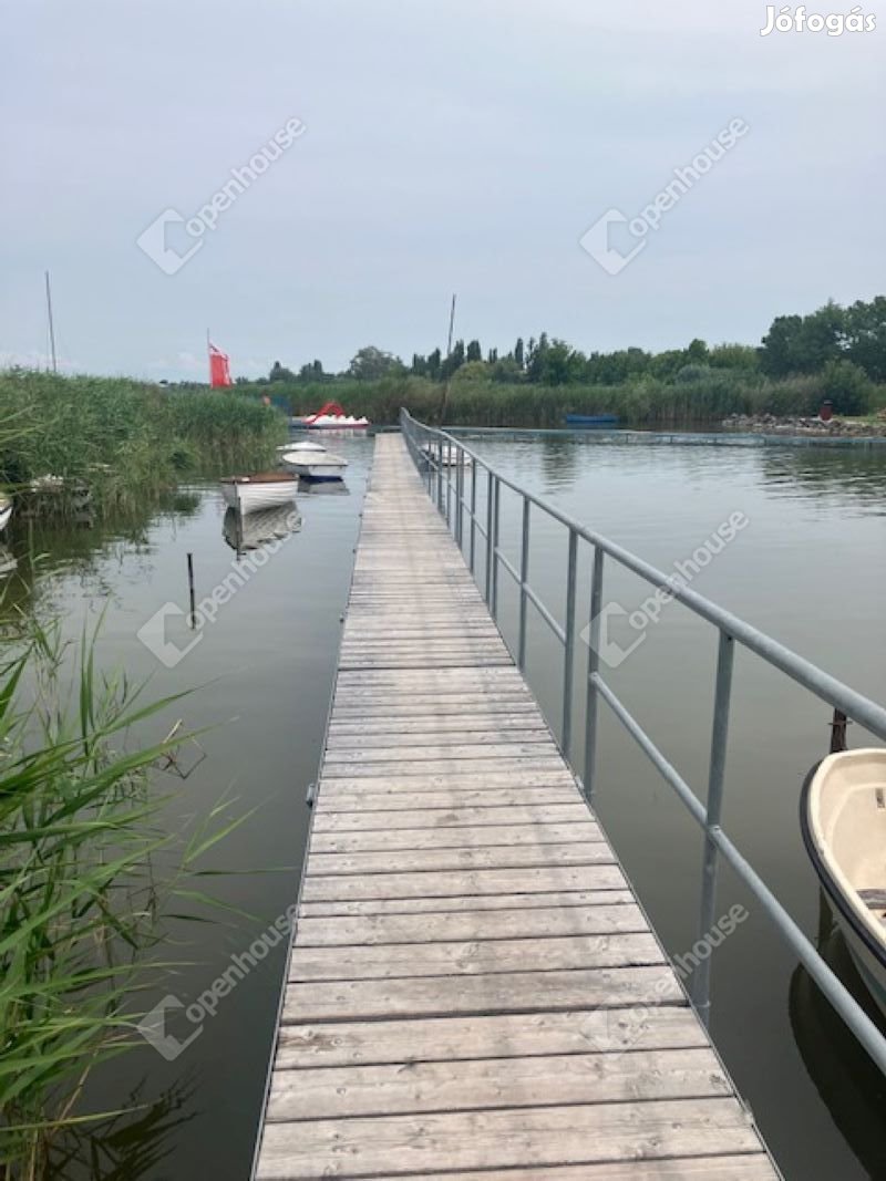 Balatonközeli apartmanház Szántódon eladó